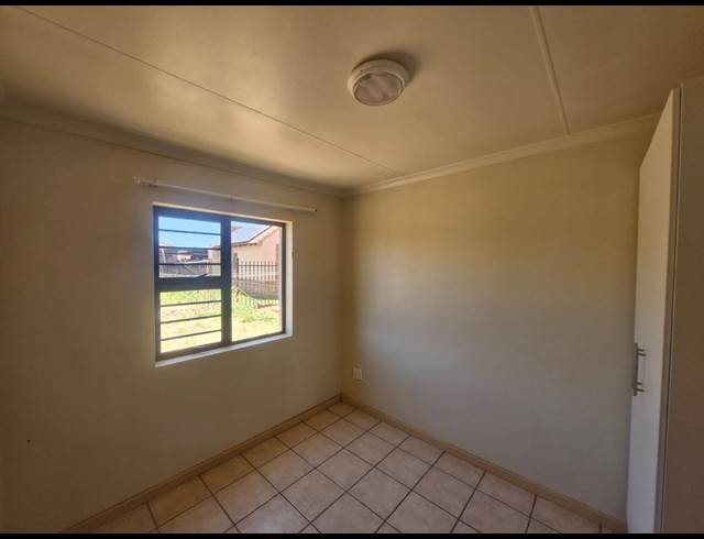 2 BEDROOM HOUSE FOR SALE IN KATHU